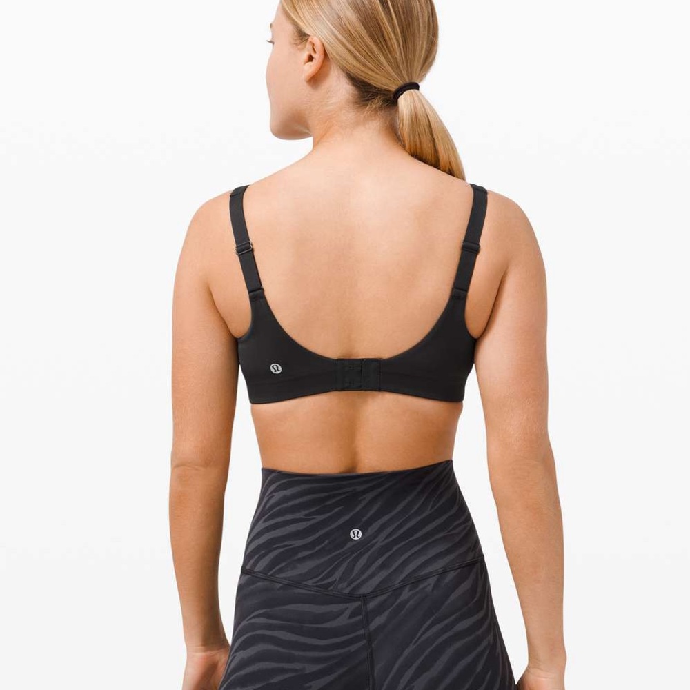 NWT Lululemon In Alignment Straight-Strap Bra *C/D Cup
BLACK - Picture 4 of 9